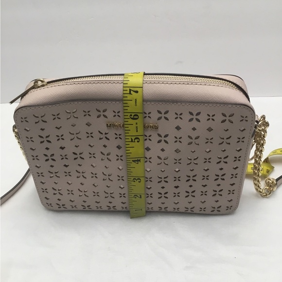 Michael Kors Pink Crossbody Bag with Gold Chain - Picture 6 of 16